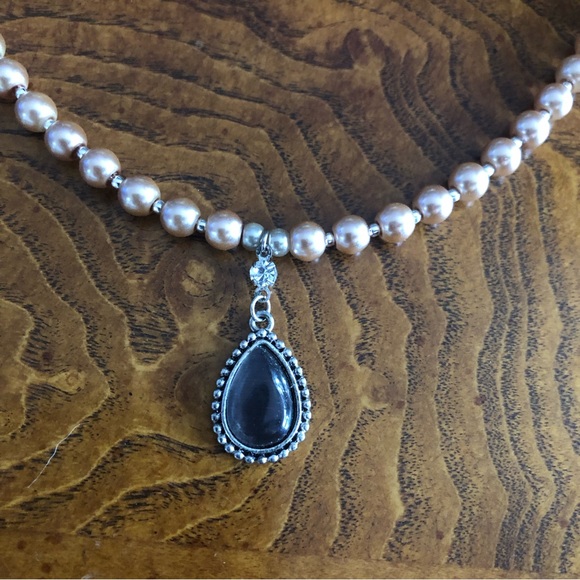Handcrafted repurpose grey moon glow teardrop pendant Czech glass Pearl necklace - Picture 8 of 9
